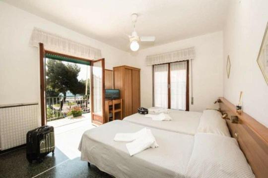 Hotel Tirreno Celle Ligure Extérieur photo