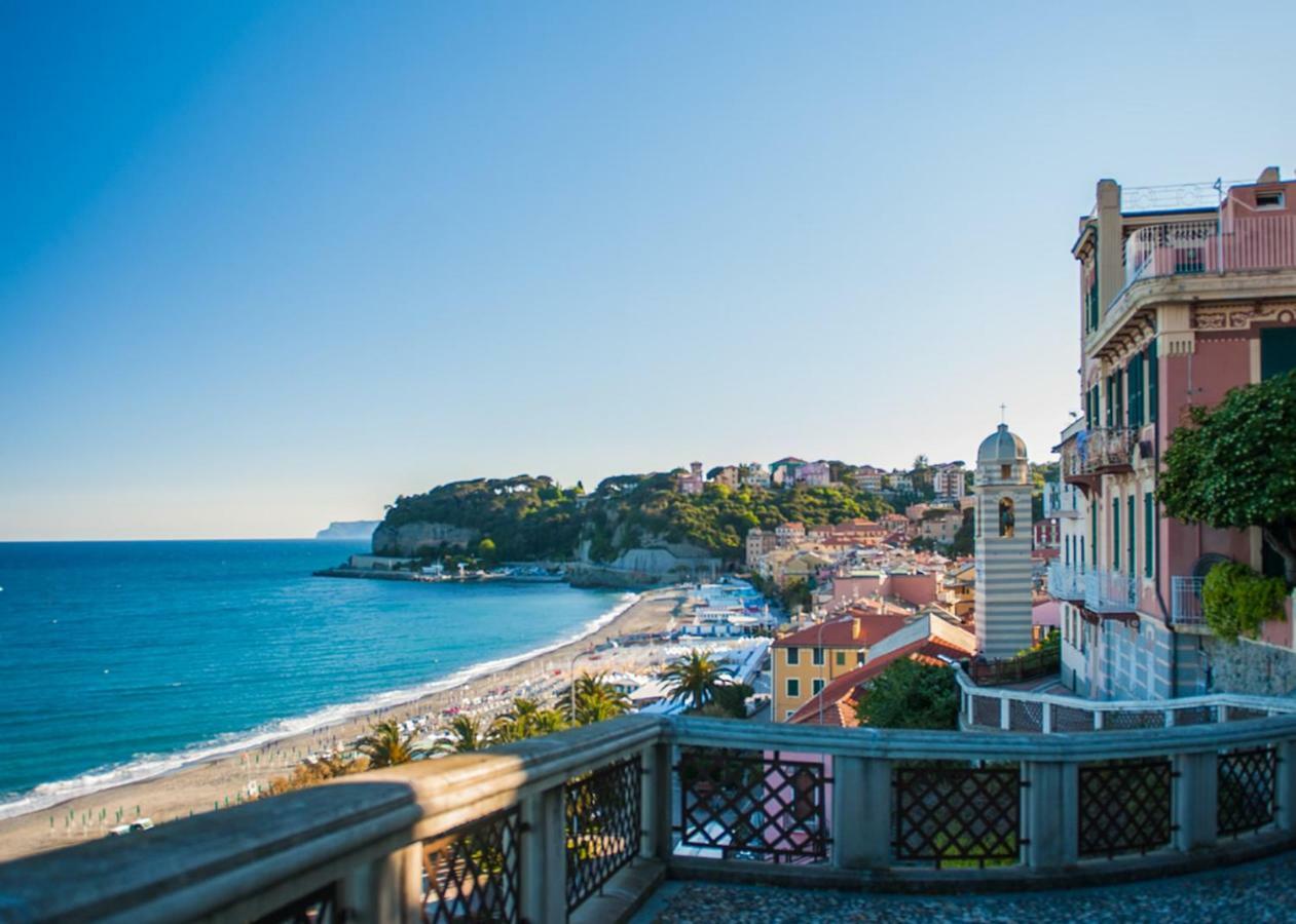 Hotel Tirreno Celle Ligure Extérieur photo